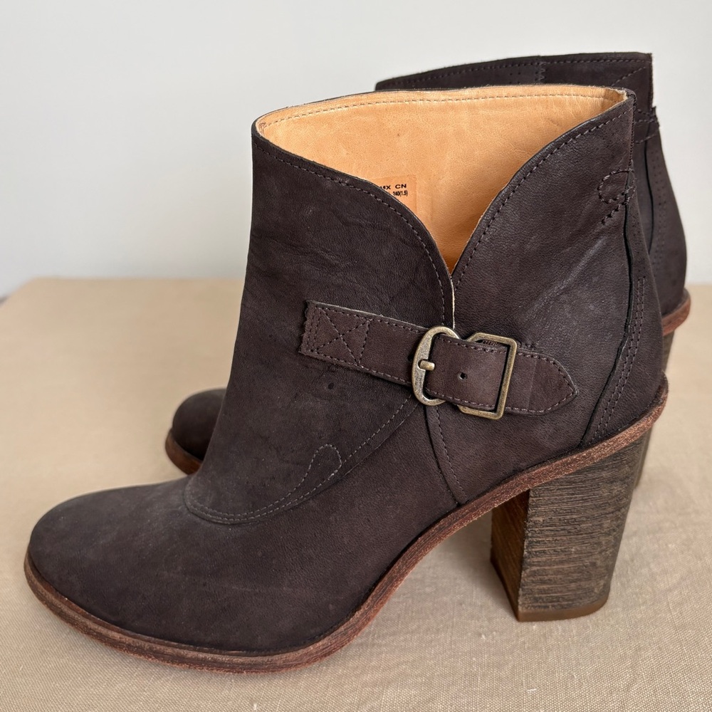 Timberland Brown Leather Ankle Boots 7 EUC